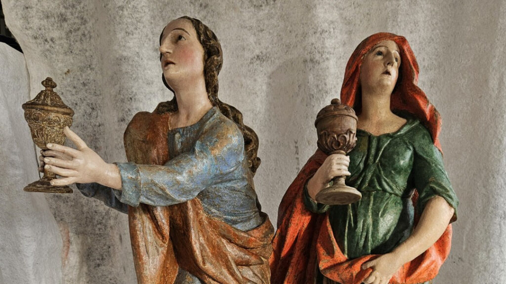 sochy-zien-restaurovane